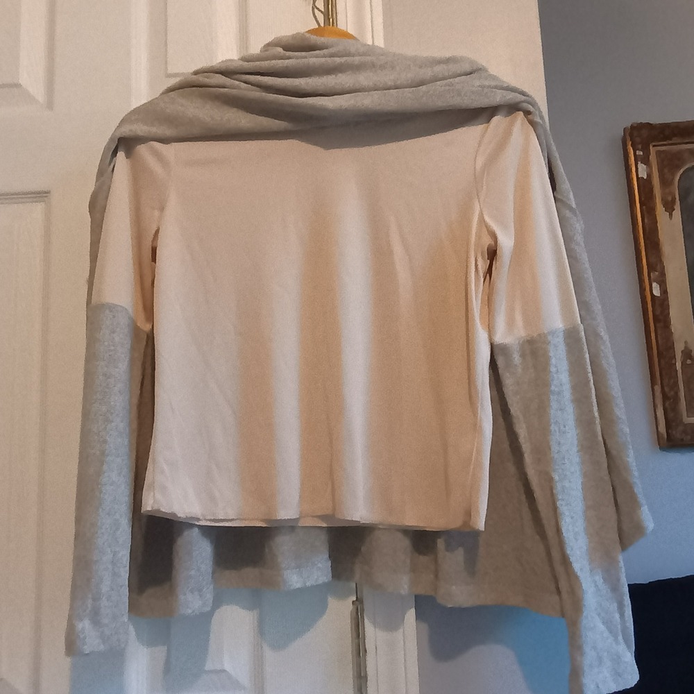 NWT Pleione Nordstrom Gray Layered Cape Tunic Top Long Sleeve Blouse Sz S/M‎ - Picture 2 of 12